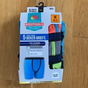 NWT Fruit of the Loom boxer briefs. Brand new. Boys size M